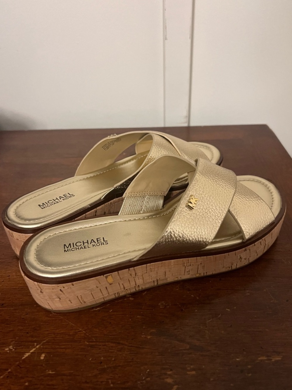 Michael Michael Kors Cary Metallic Leather Wedge Sandals in Pale Gold size 7.5 - Picture 5 of 10